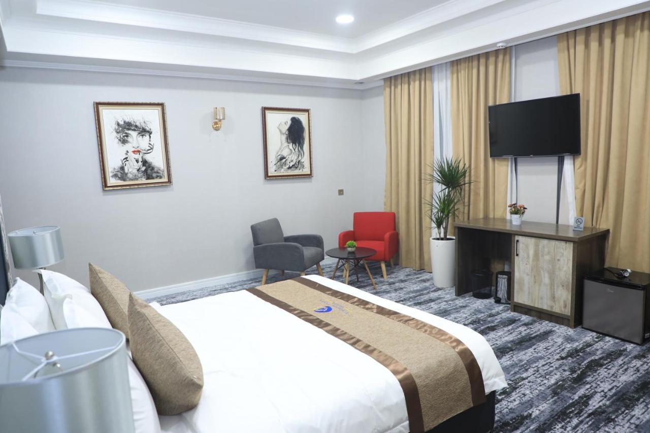 Tinchlik Plaza Hotel นาวอย ภายนอก รูปภาพ