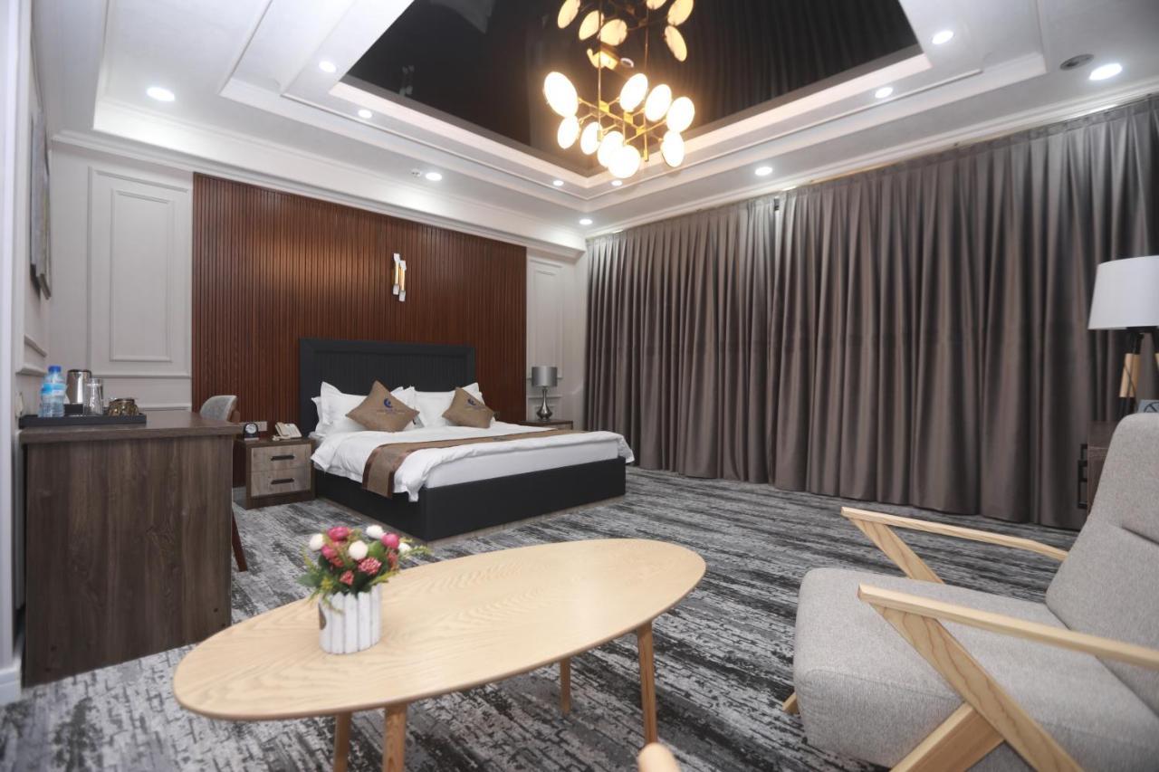Tinchlik Plaza Hotel นาวอย ภายนอก รูปภาพ