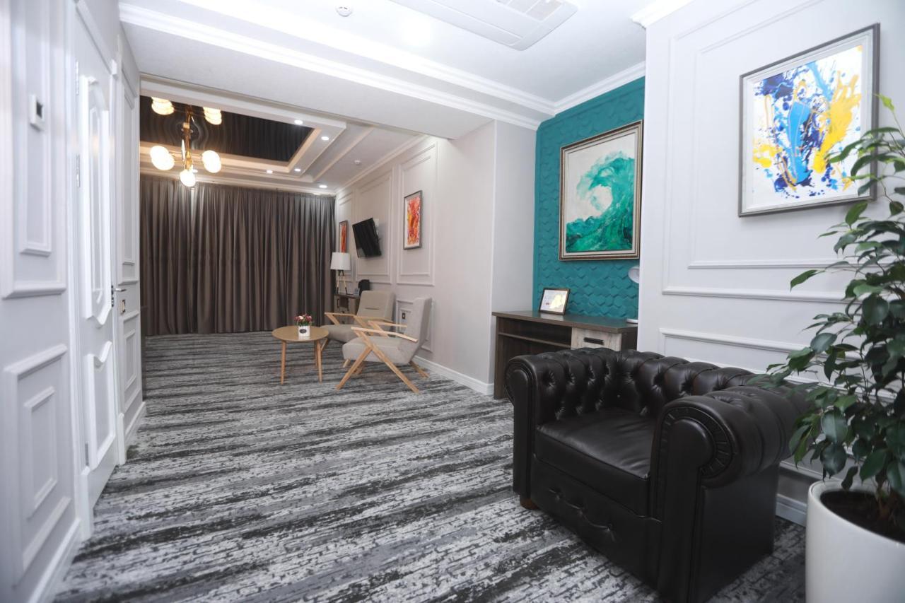 Tinchlik Plaza Hotel นาวอย ภายนอก รูปภาพ