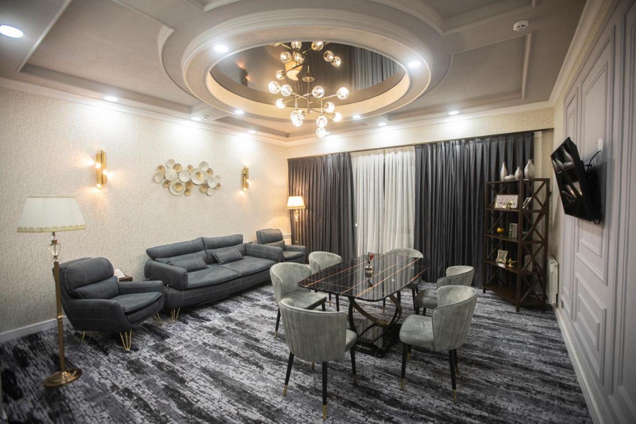 Tinchlik Plaza Hotel นาวอย ภายนอก รูปภาพ